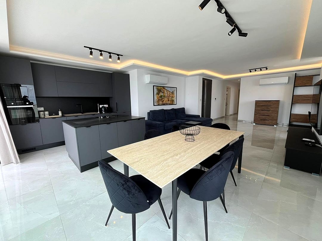 Penthouse in Qawra - 3 beds, 2 baths — 5