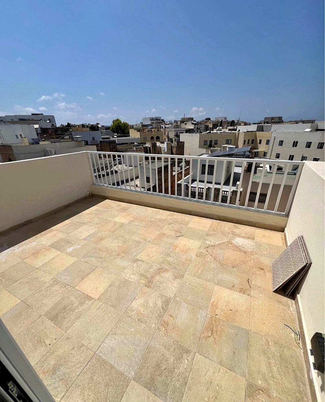 Penthouse in Santa Venera - 1 bed — 1