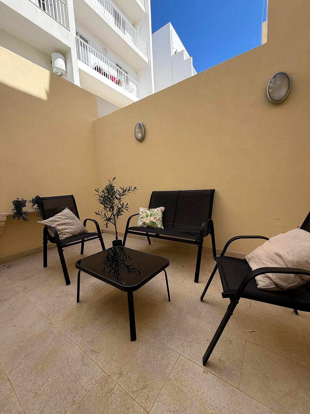Apartment in Mosta - 3 beds, 2 baths — 3