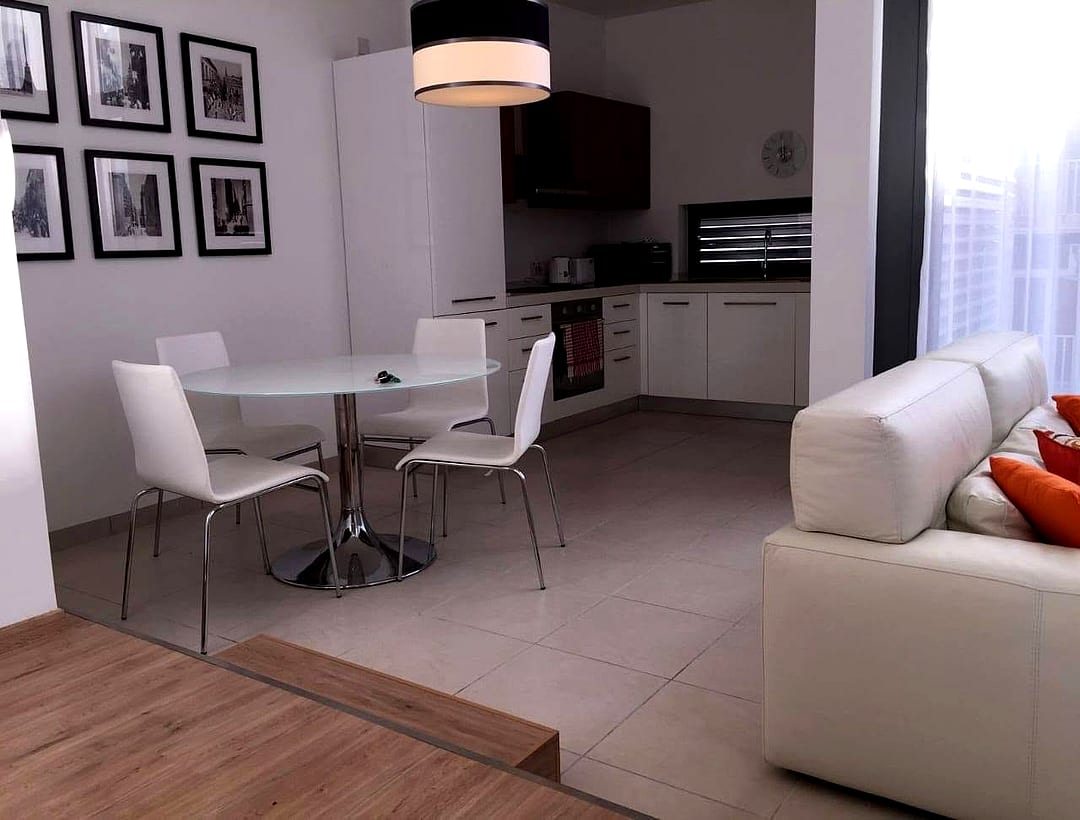 Apartment in Pembroke — 2