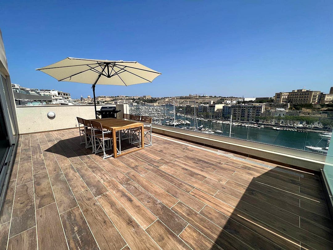 Apartment in Gzira - 2 beds, 2 baths — 2