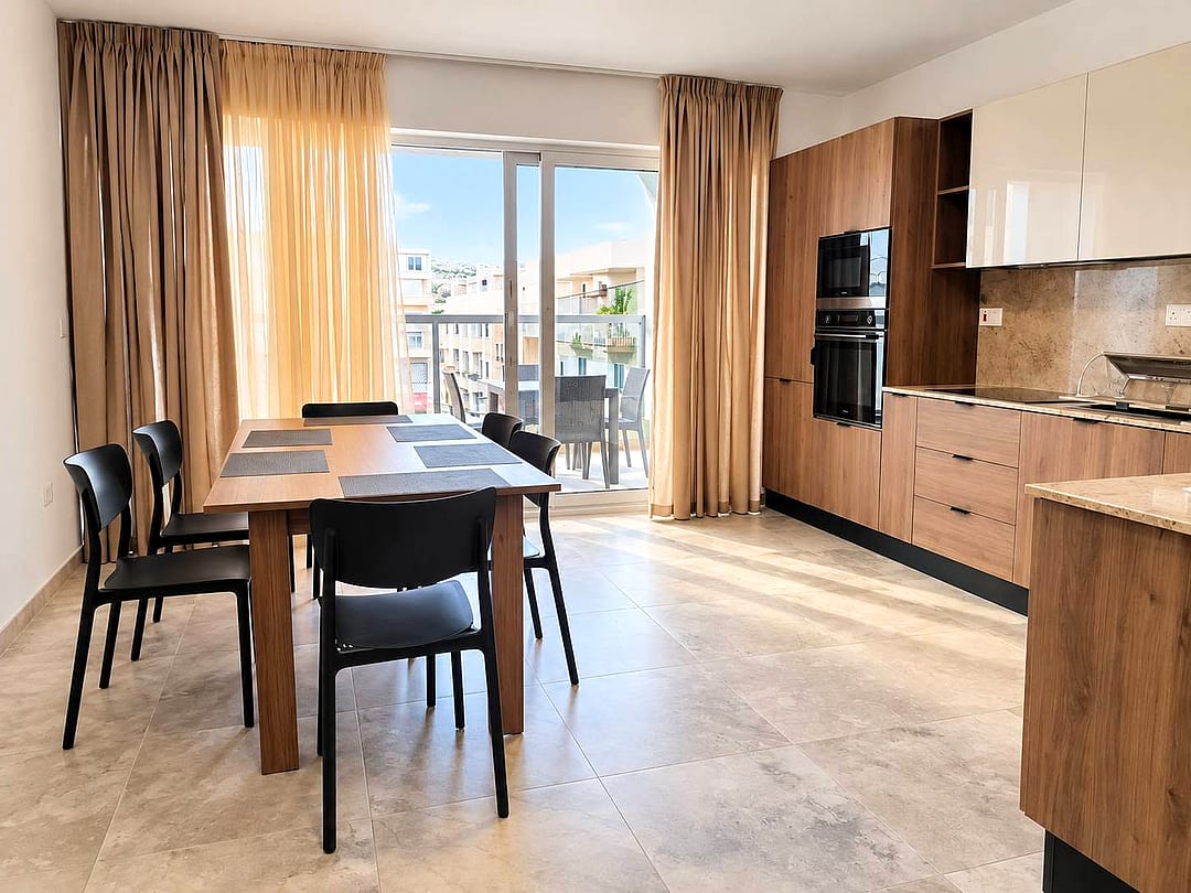 Apartment in St Paul's Bay - 3 beds, 2 baths — 1