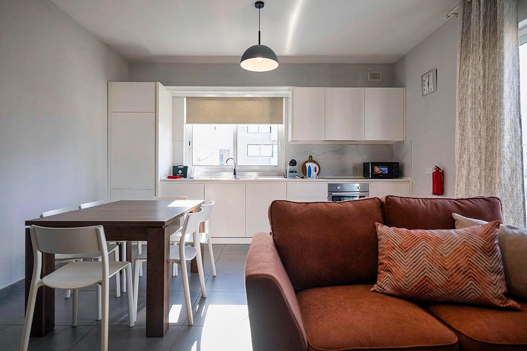 Apartment in Gzira - 3 beds, 2 baths — 4
