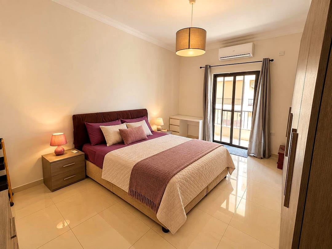 Apartment in Pembroke - 2 beds — 1