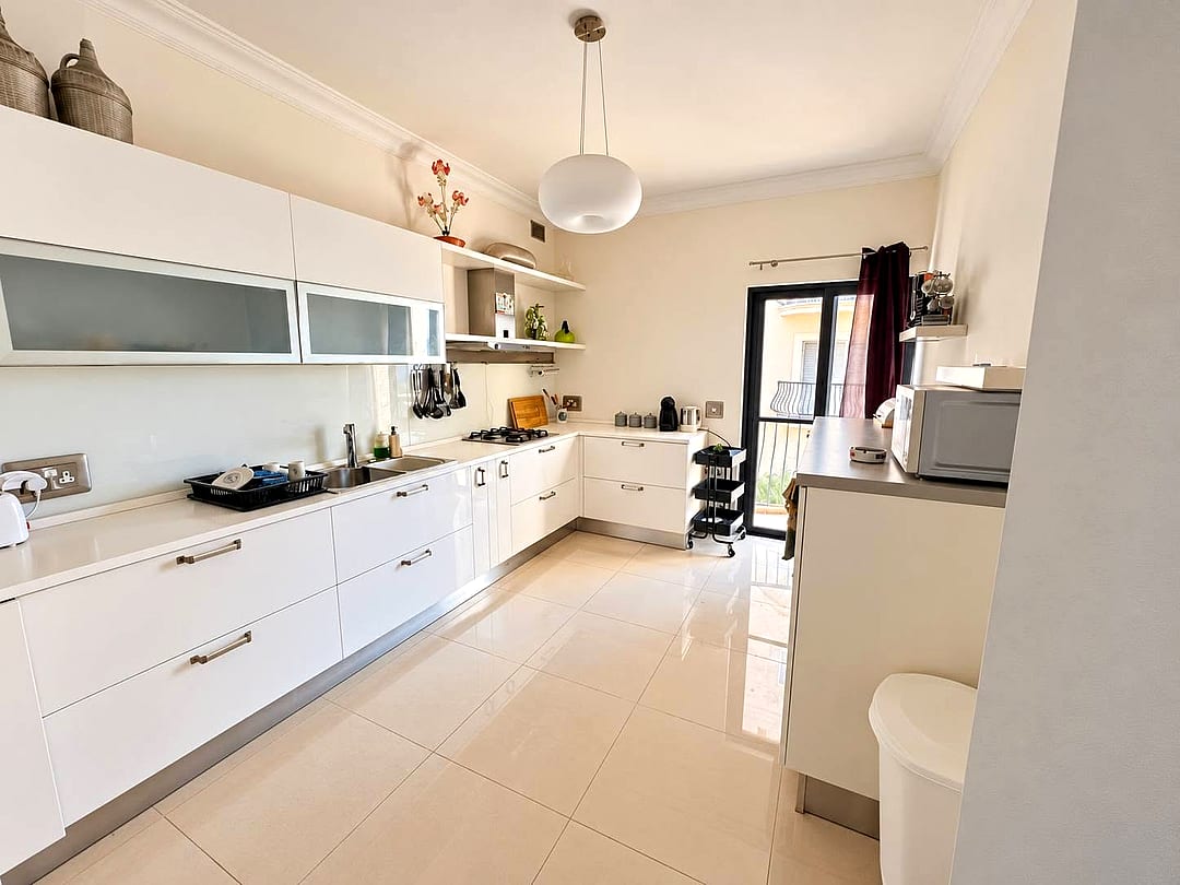 Apartment in Pembroke - 2 beds — 4