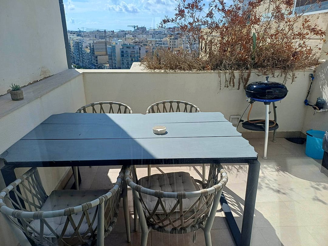 Penthouse in Swieqi - 2 beds, 2 baths — 1