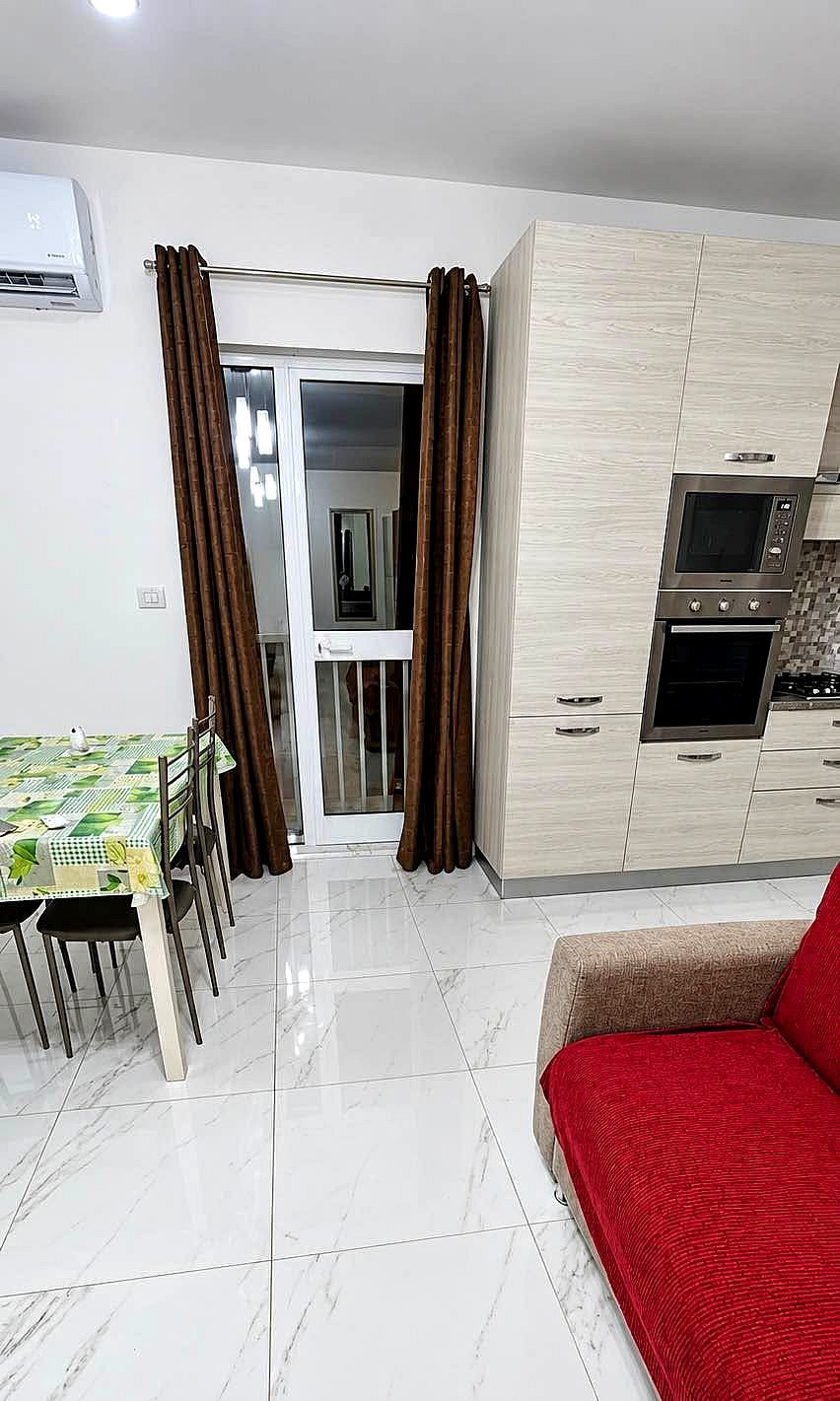 Apartment in Gzira - 2 beds, 1 bath — 1