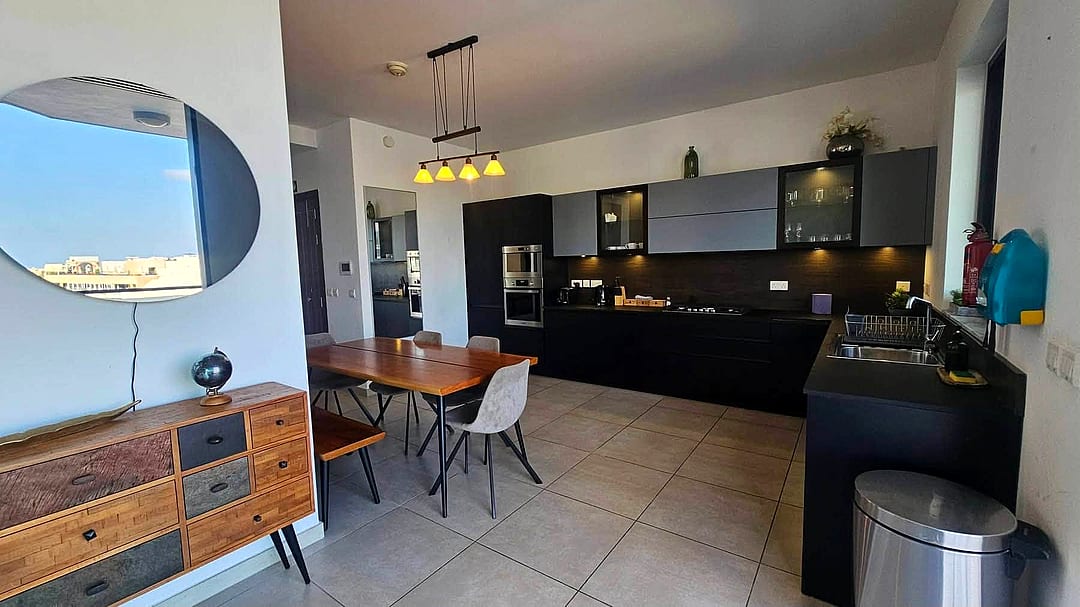 Apartment in St Julian's - 3 beds — 2