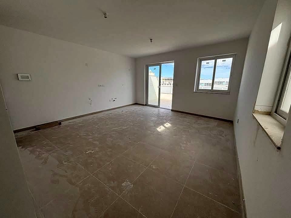 Penthouse in Qawra - 1 bed, 1 bath — 5