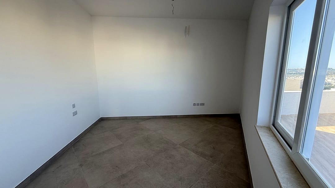 Penthouse in Naxxar - 2 beds, 2 baths — 4