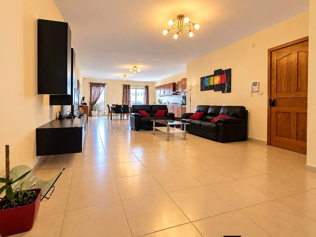 Apartment in Marsaskala - 3 beds, 2 baths — 1