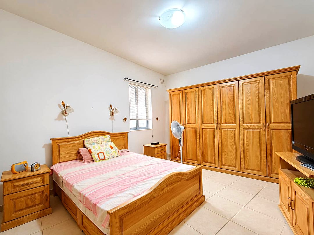 Apartment in Mosta - 3 beds, 2 baths — 4