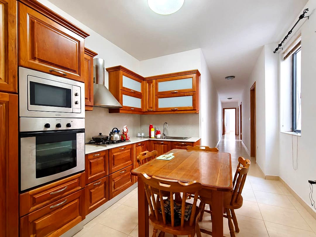 Apartment in Mosta - 3 beds, 2 baths — 2