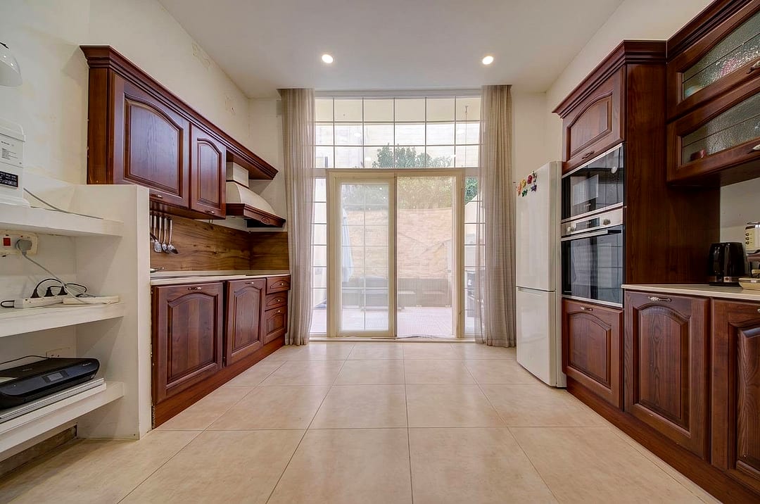 Townhouse in Sliema - 5 beds, 4 baths — 4