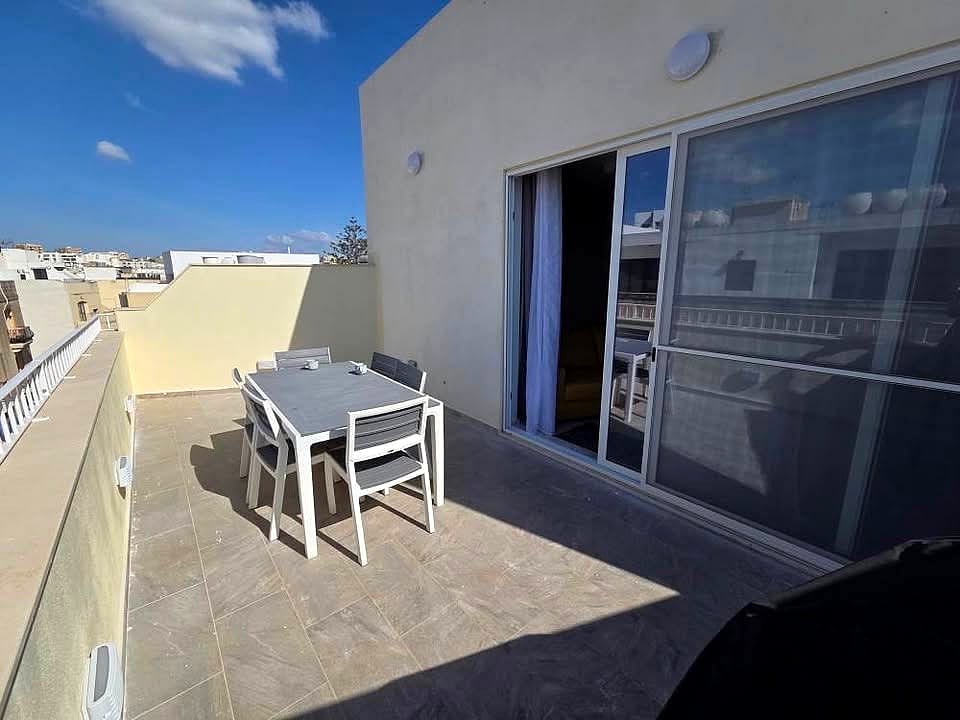 Penthouse in Sliema - 2 beds, 2 baths — 2
