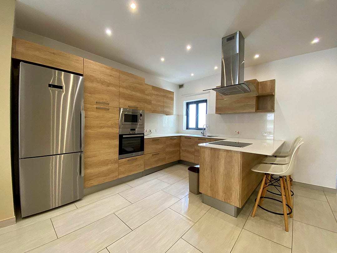 Penthouse in Gzira - 3 beds, 2 baths — 2