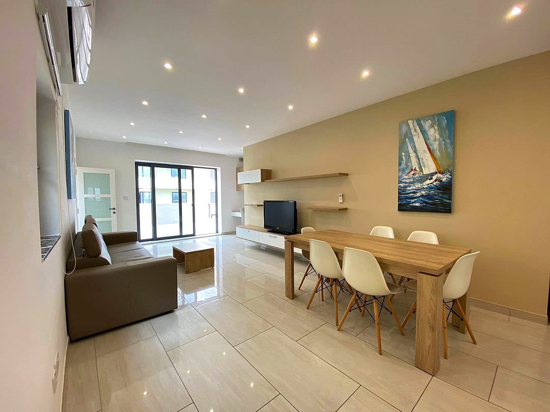Penthouse in Gzira - 3 beds, 2 baths — 4