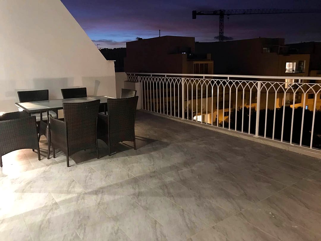 Penthouse in Swieqi - 3 beds, 2 baths — 1