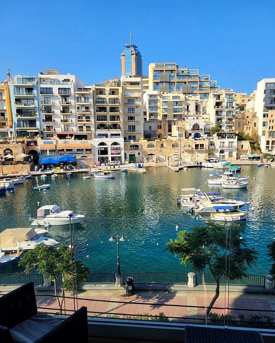 Apartment in Swieqi - 2 beds, 2 baths — 1