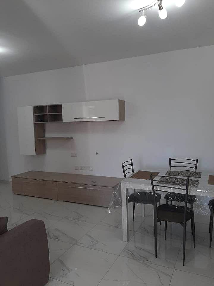 Apartment in Gzira - 2 beds, 1 bath — 4