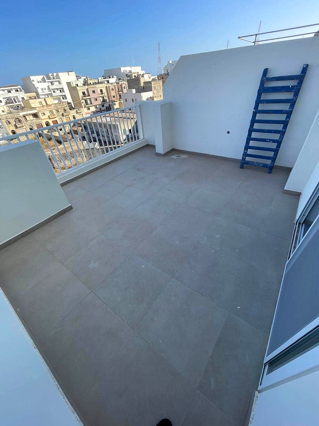 Penthouse in Zurrieq - 3 beds, 2 baths — 3