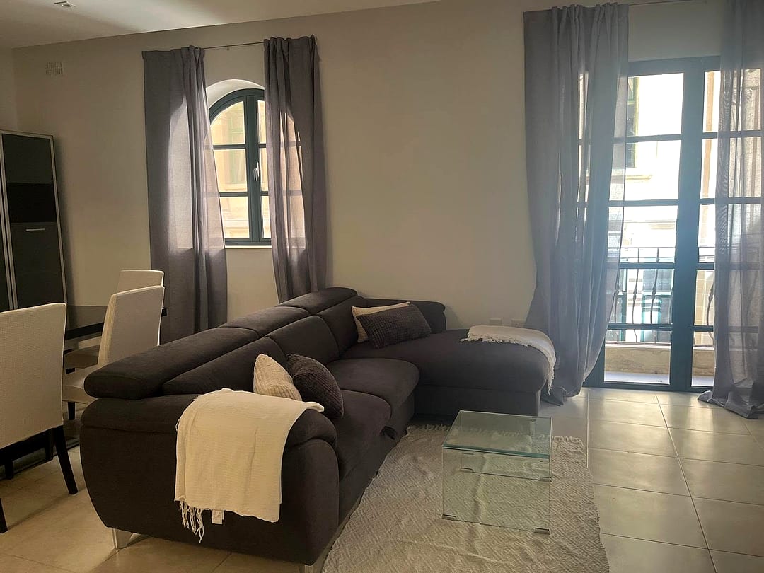 Apartment in Sliema - 3 beds, 2 baths — 1