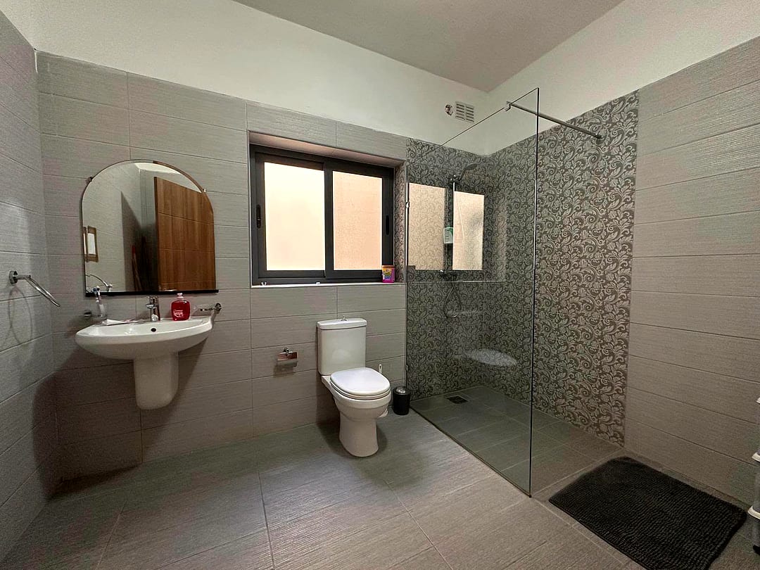 Room in Paola — 3