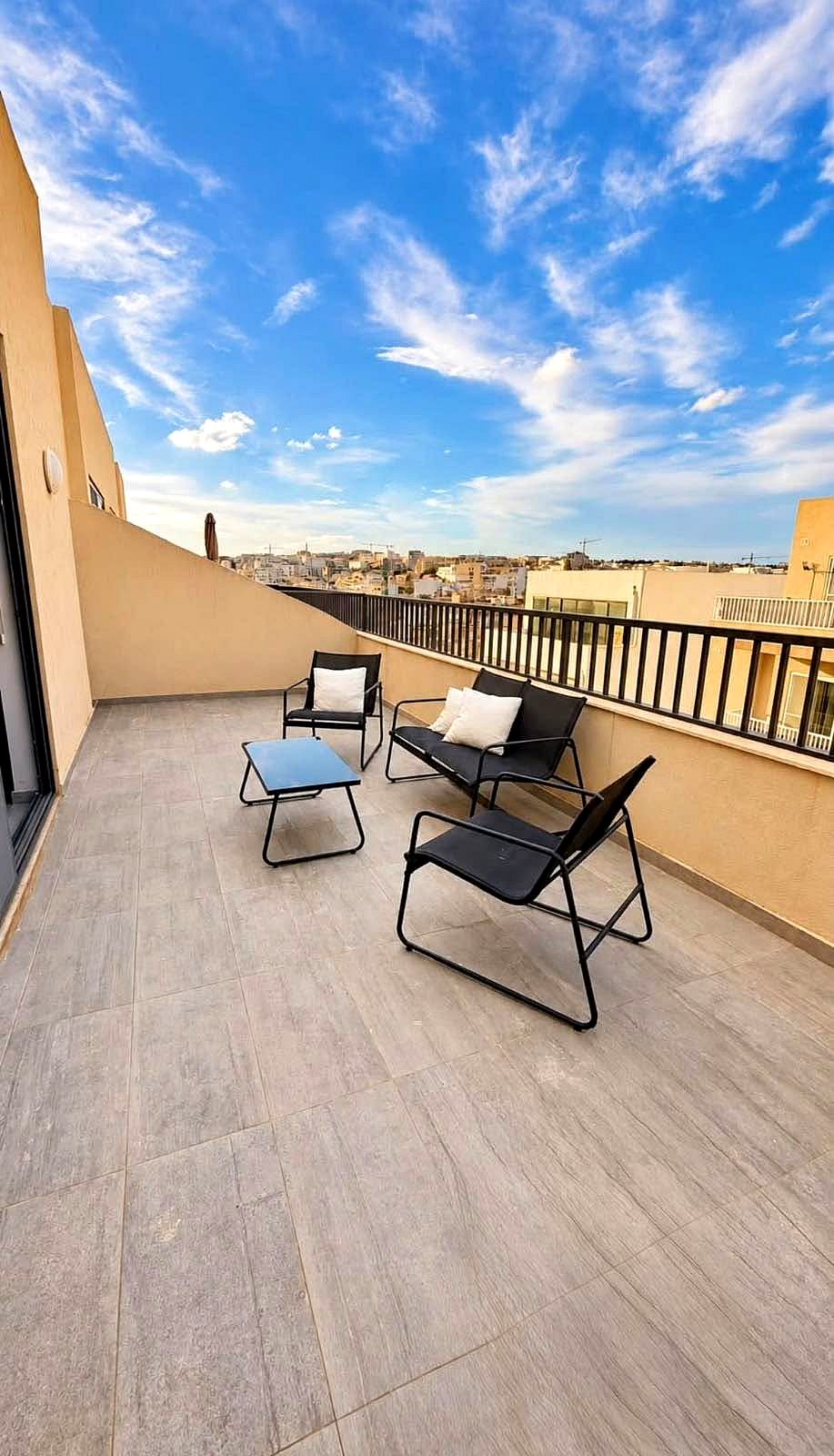 Penthouse in Pieta - 1 bed, 1 bath — 1