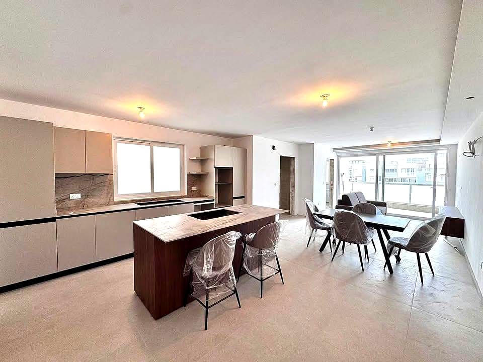 Apartment in Qawra - 2 beds, 2 baths — 1