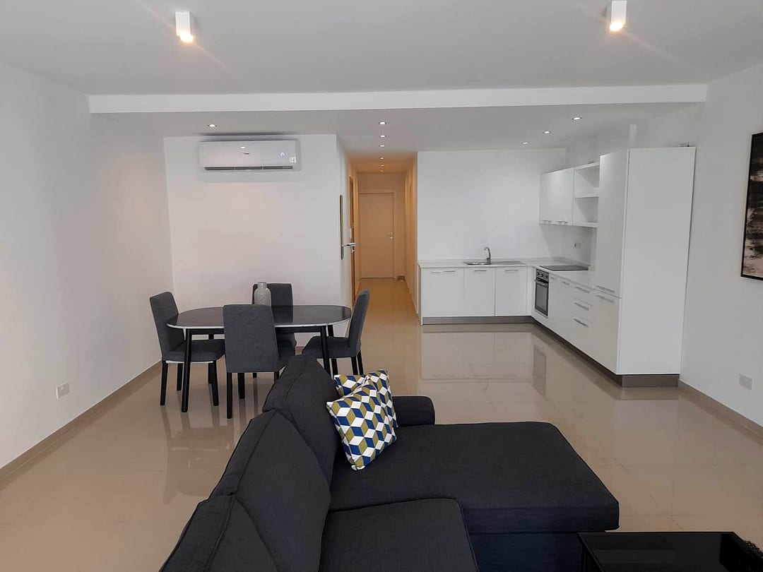 Apartment in St Julian's - 2 beds, 2 baths — 4