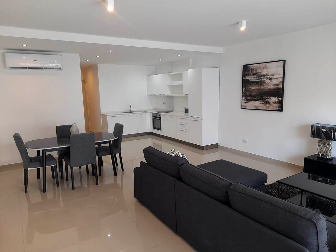 Apartment in St Julian's - 2 beds, 2 baths — 1