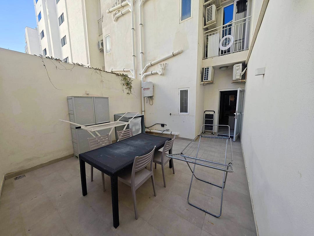 Apartment in St Julian's - 2 beds, 2 baths — 5