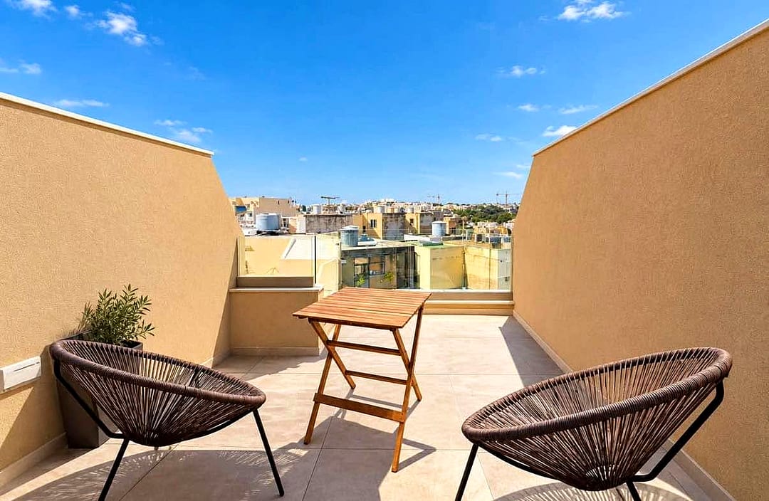 Penthouse in Swieqi - 3 beds, 2 baths — 2
