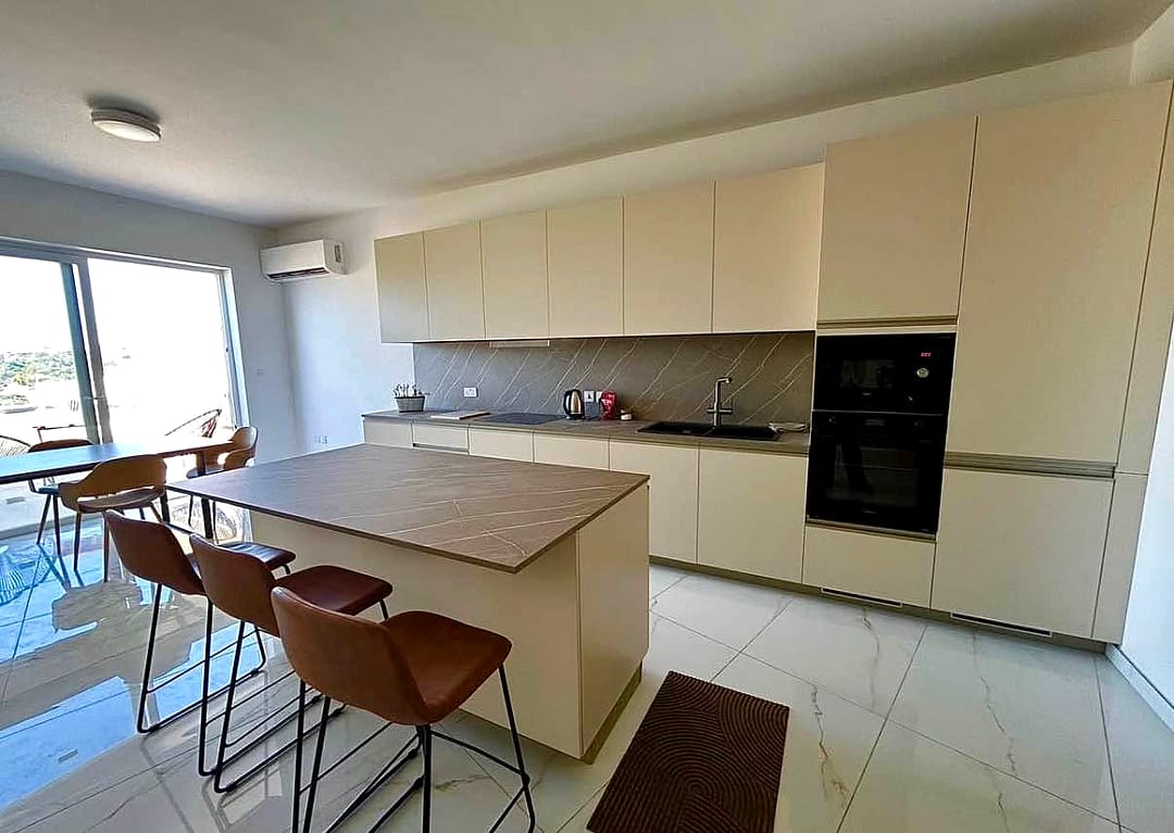 Penthouse in Swieqi - 3 beds, 2 baths — 1