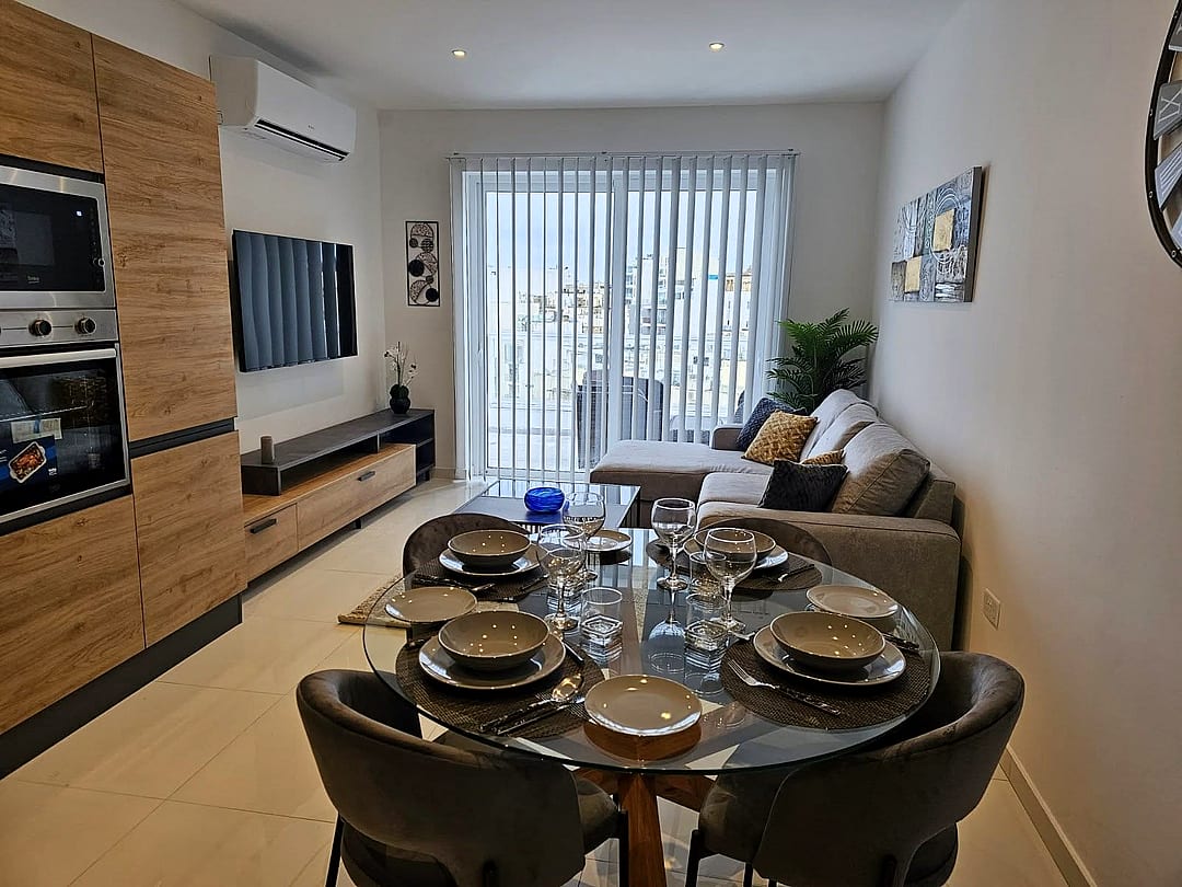 Penthouse in St Julian's - 1 bed, 1 bath — 1