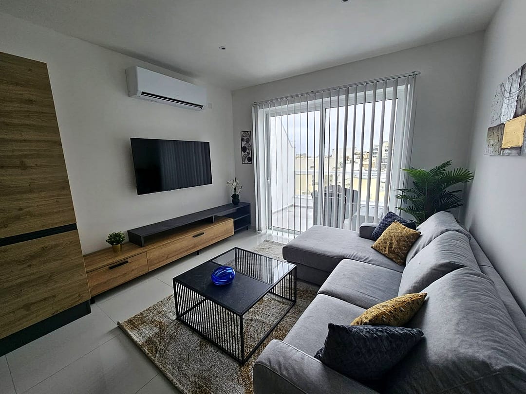 Penthouse in St Julian's - 1 bed, 1 bath — 2