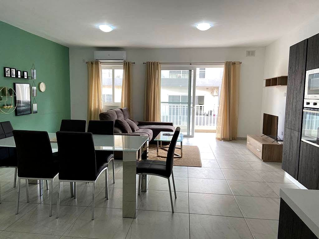 Apartment in Swieqi - 2 beds, 2 baths — 1