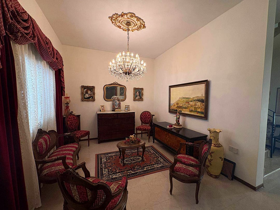 House in Victoria - 4 beds, 3 baths — 1