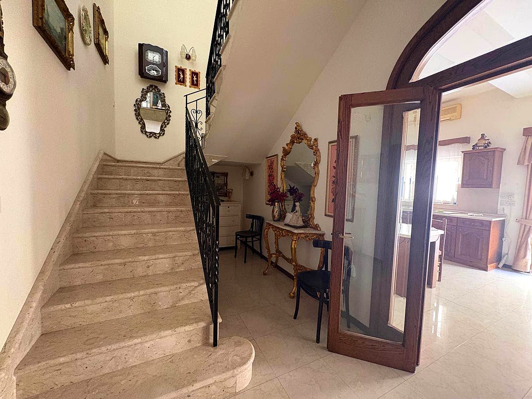 House in Victoria - 4 beds, 3 baths — 3