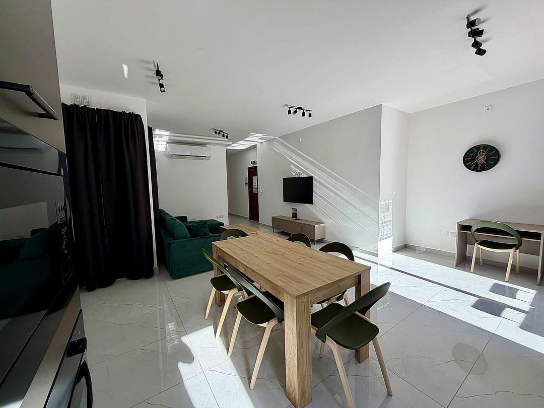 Apartment in Swieqi - 3 beds, 4 baths — 2