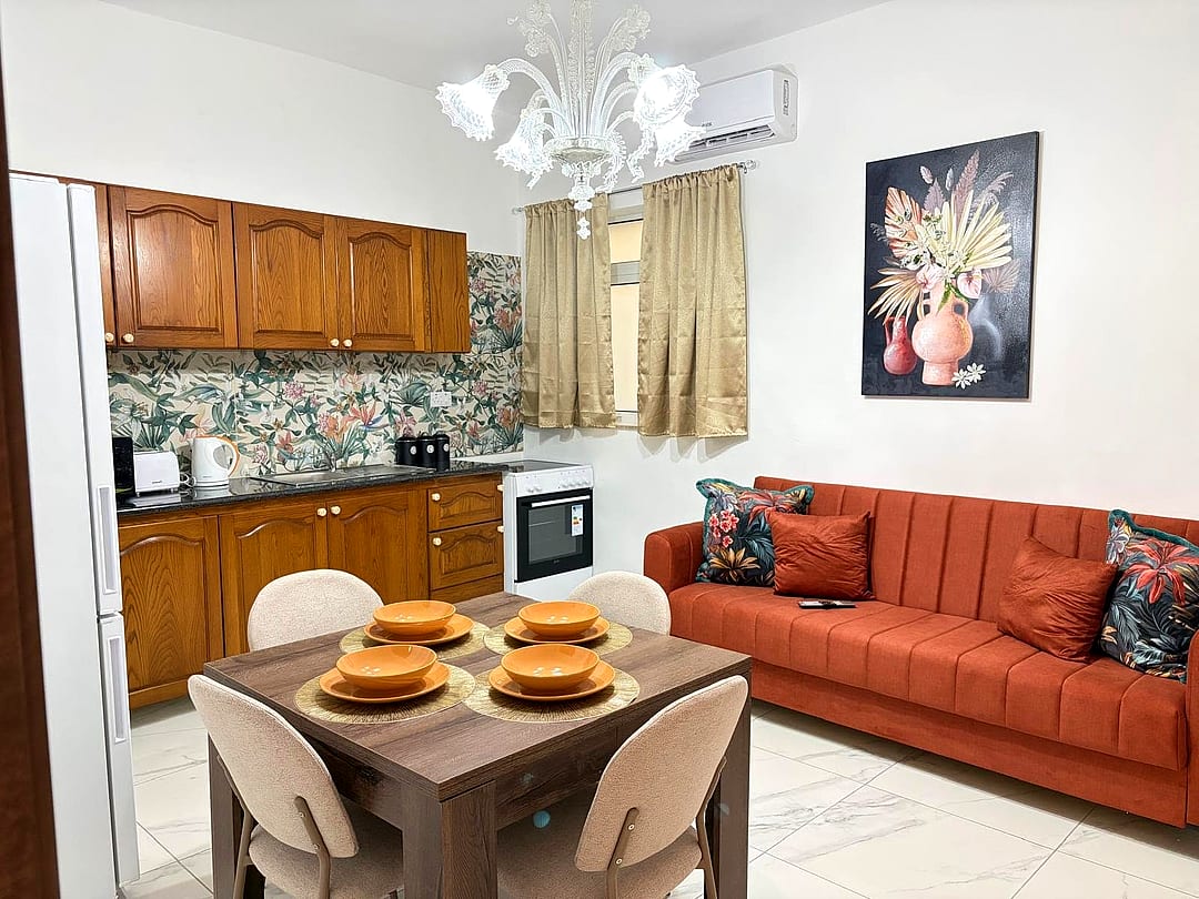 Apartment in San Giljan - 2 beds, 1 bath — 1