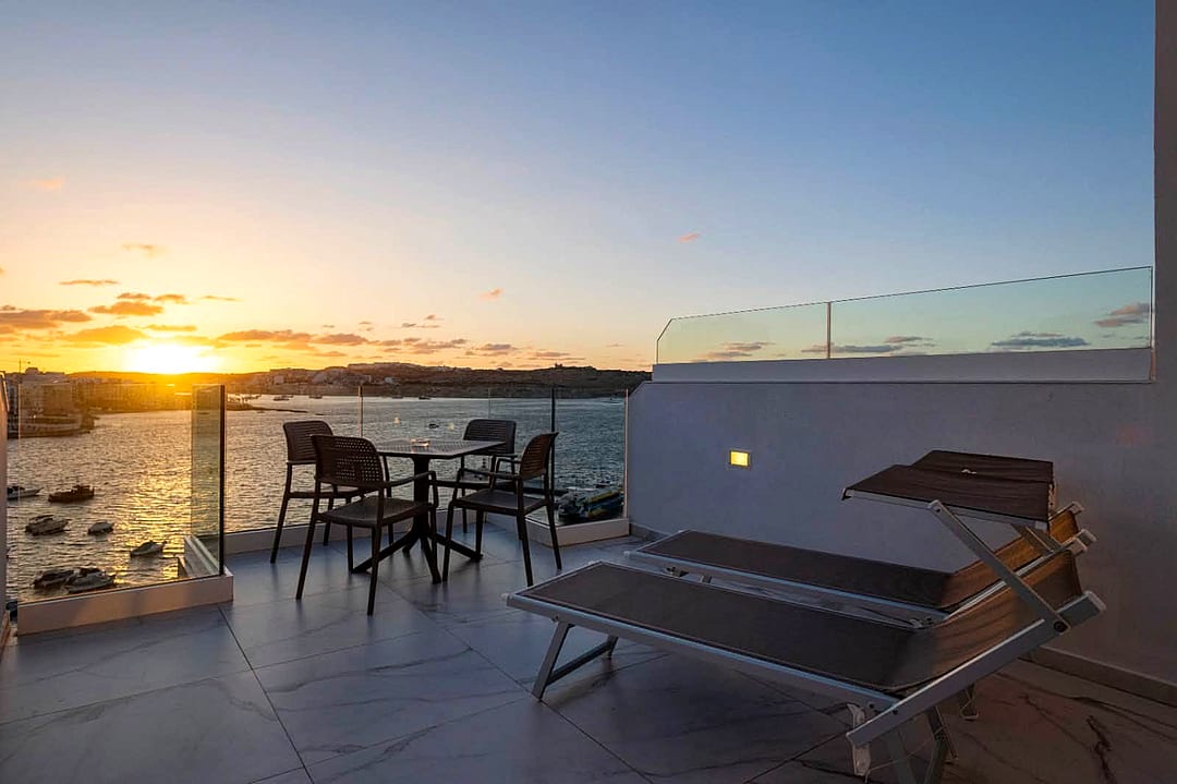 Penthouse in St Paul's Bay - 1 bed, 2 baths — 2