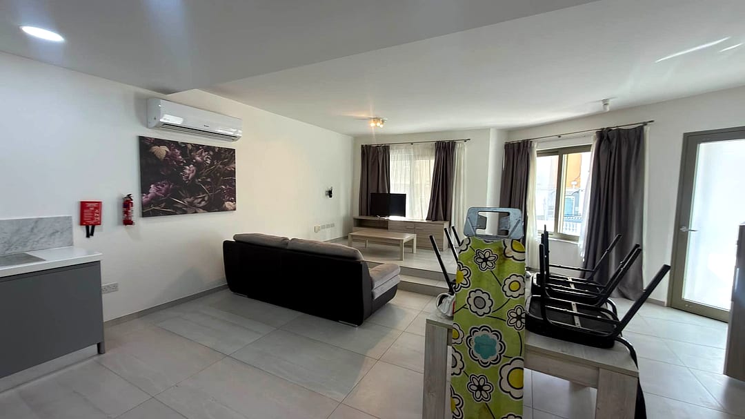 Apartment in Swieqi - 2 beds, 2 baths — 2