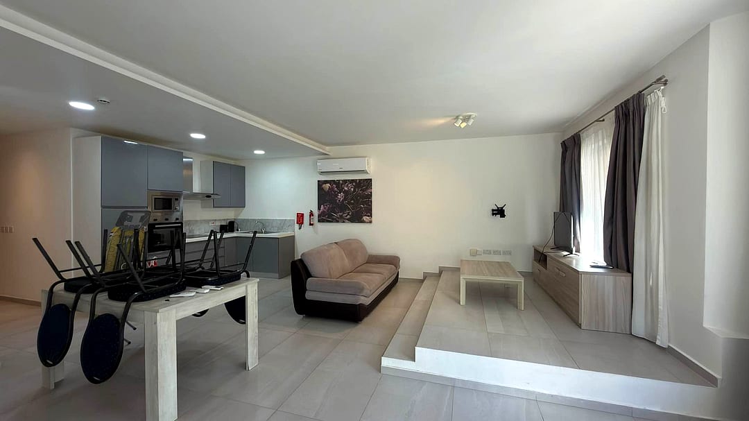 Apartment in Swieqi - 2 beds, 2 baths — 1