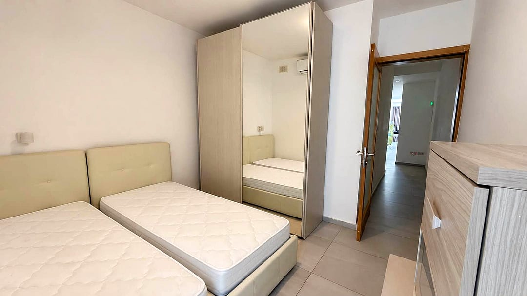 Apartment in Swieqi - 2 beds, 2 baths — 4