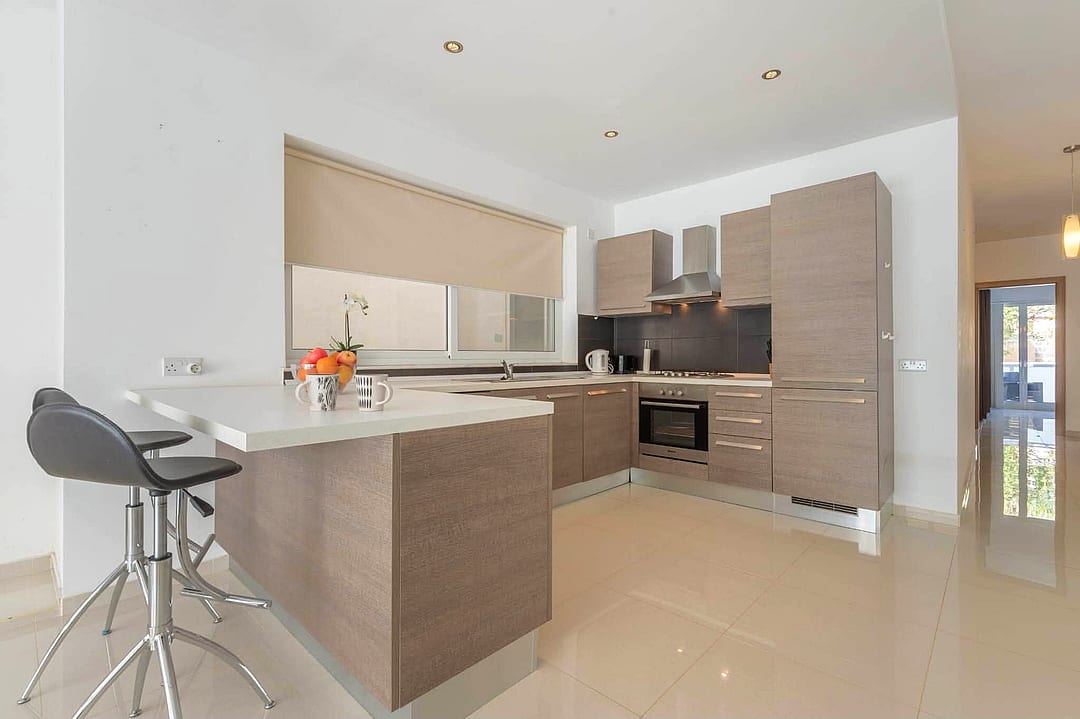 Apartment in Swieqi - 3 beds, 2 baths — 4
