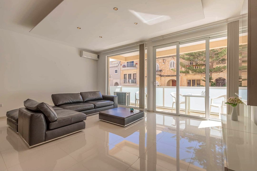 Apartment in Swieqi - 3 beds, 2 baths — 2