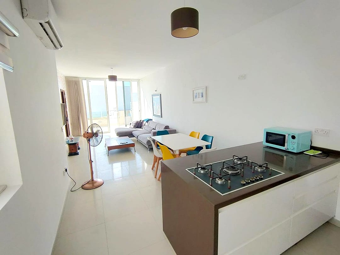Penthouse in Attard - 3 beds, 2 baths — 1