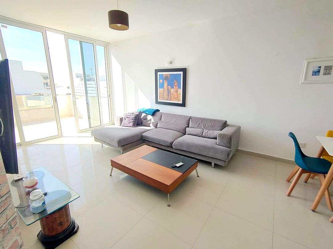 Penthouse in Attard - 3 beds, 2 baths — 2