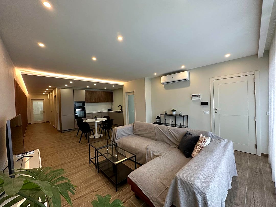 Penthouse in San Pawl il-Baħar - 2 beds, 2 baths — 2